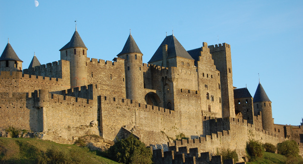 De muren van het kasteel in Carcassonne