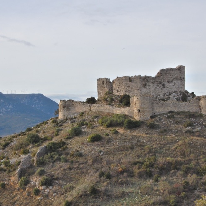Chateau dans les Pyrenees 