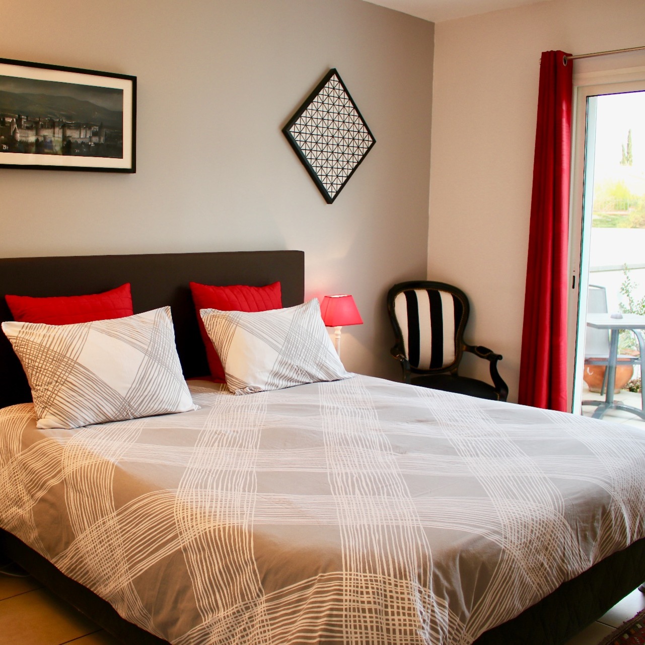 Suite mit King-size Bett 180x200cm und Terrasse